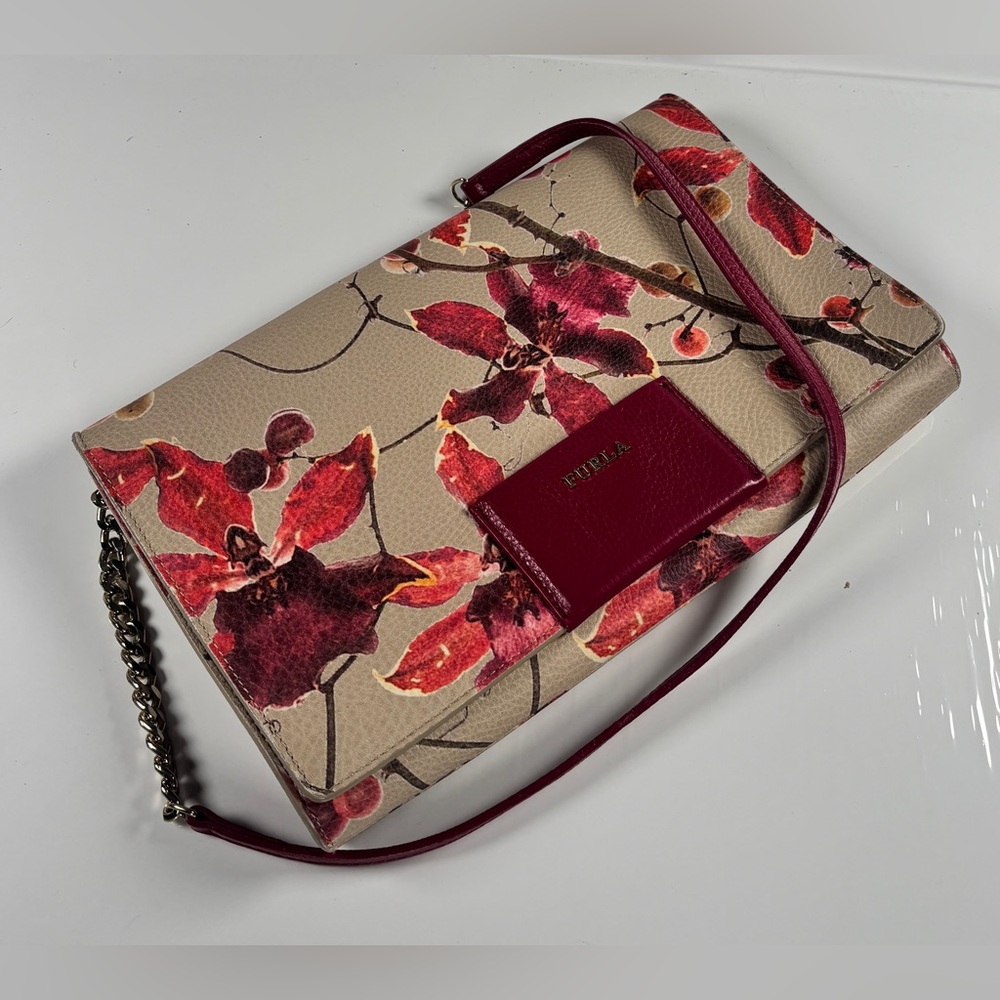 Furla Furla and Cream Floral Crossbody Bag. Chain and leather strap. - Picture 9 of 10